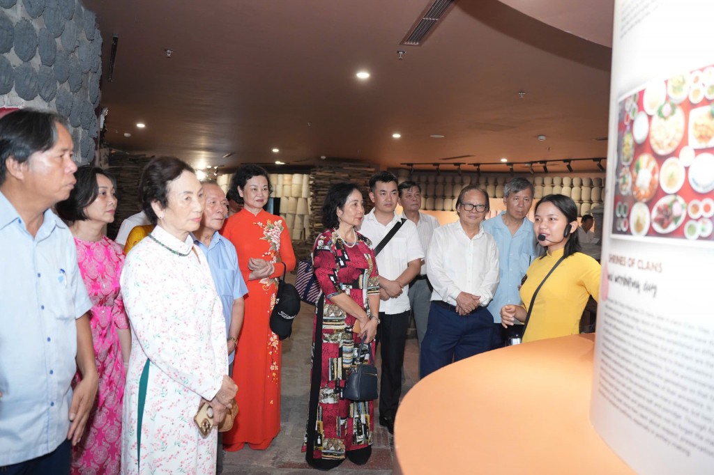 Hơi thở ngàn năm của gốm sứ Việt