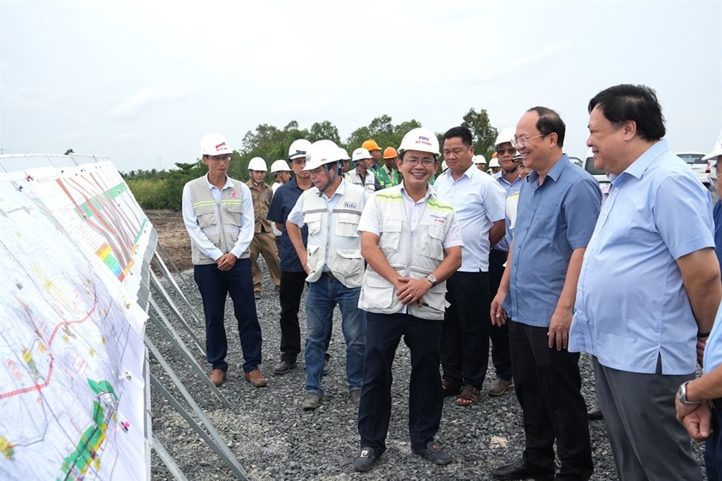 Bí thư Tỉnh uỷ Cà Mau Nguyễn Hồ Hải kiểm tra tiến độ dự án đầu tư công trọng điểm