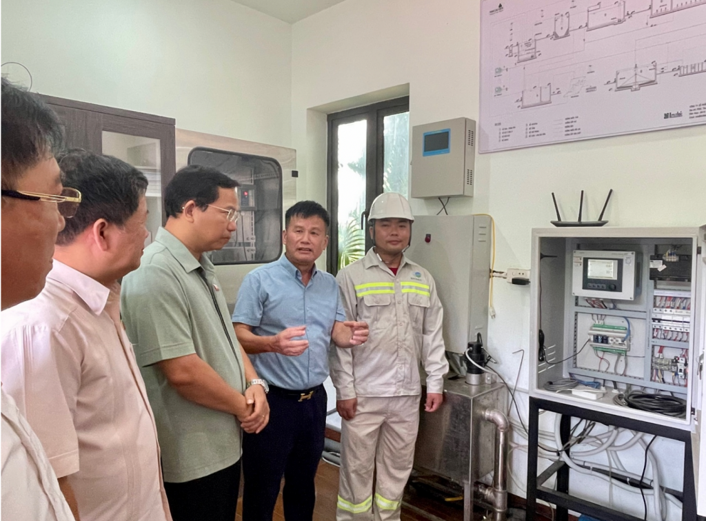 Đoàn thăm Phòng thí nghiệm và quan trắc tại KCN Nam Cầu Kiền.