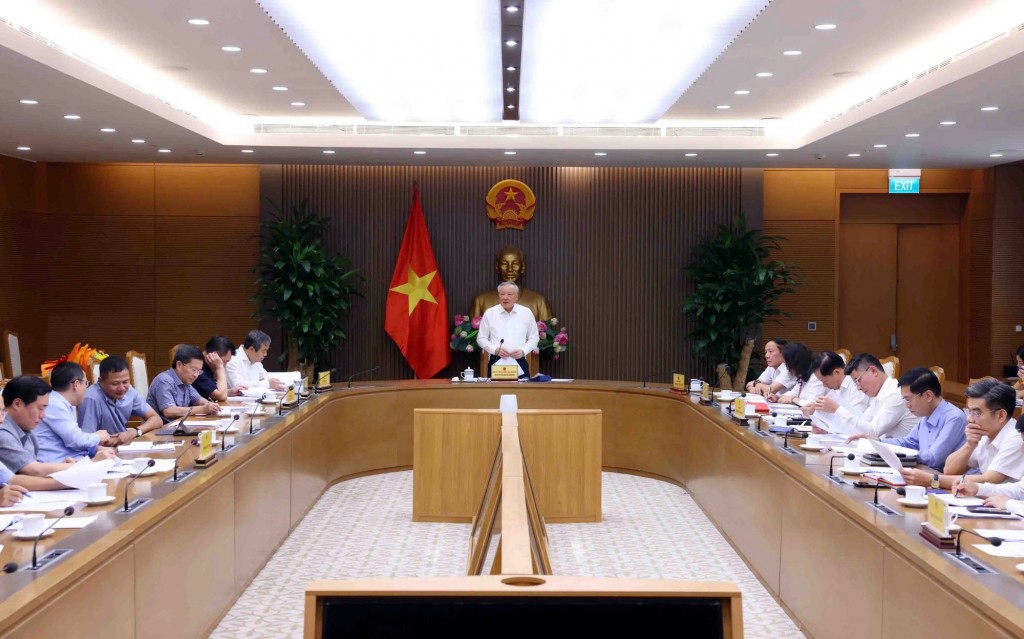 Phó Thủ tướng lưu ý: Đấu tranh phản bác với luận điệu xấu phải có lực lượng có chuyên môn. Xây dựng đội ngũ cộng tác viên, chuyên gia rộng, sắc sảo, vừa có bản lĩnh, vừa nắm chắc vấn đề, vừa phải thạo công nghệ - Ảnh: VGP/Nguyễn Hoàng