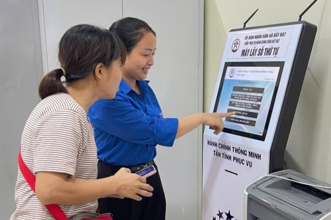 “Chiến dịch 45 ngày đêm”: Thanh niên đưa chuyển đổi số đến gần dân