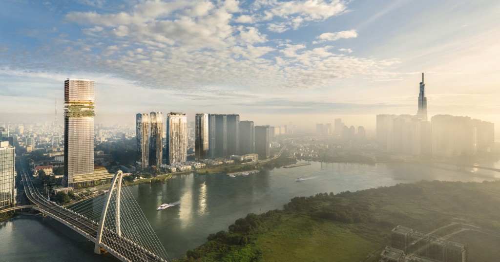 Grand Marina Saigon nằm tại giao lộ Tôn Đức Thắng - Nguyễn Hữu Cảnh, liền kề cầu Ba Son