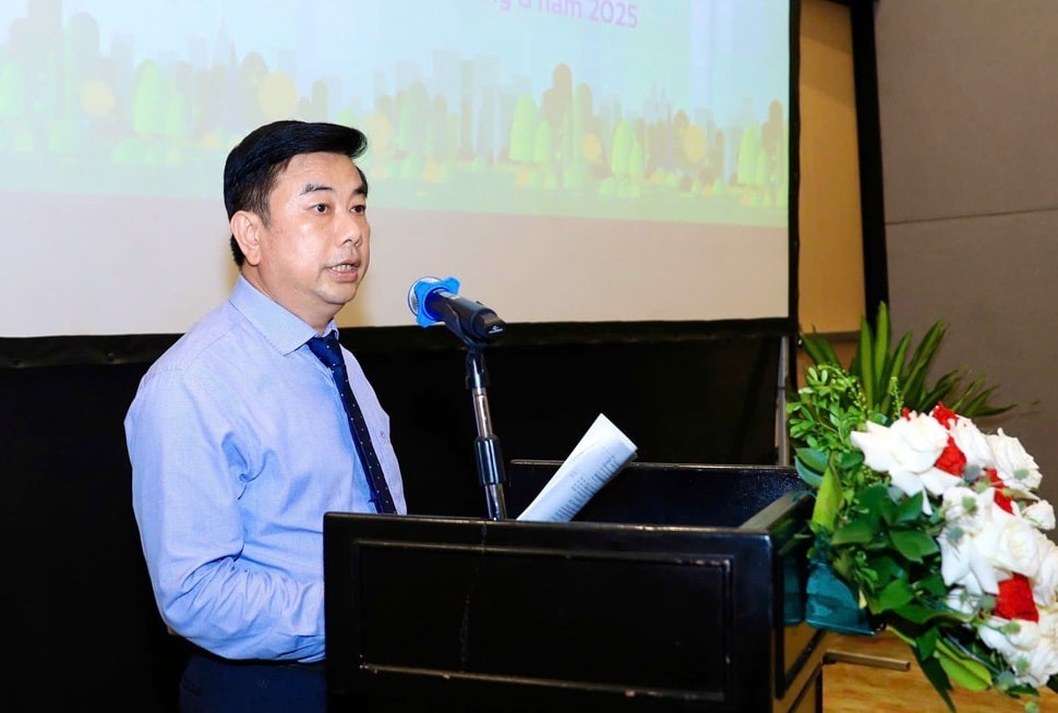 Tổng Biên tập Báo Hànộimới Nguyễn Minh Đức phát biểu đề dẫn. Ảnh: Quang Thái