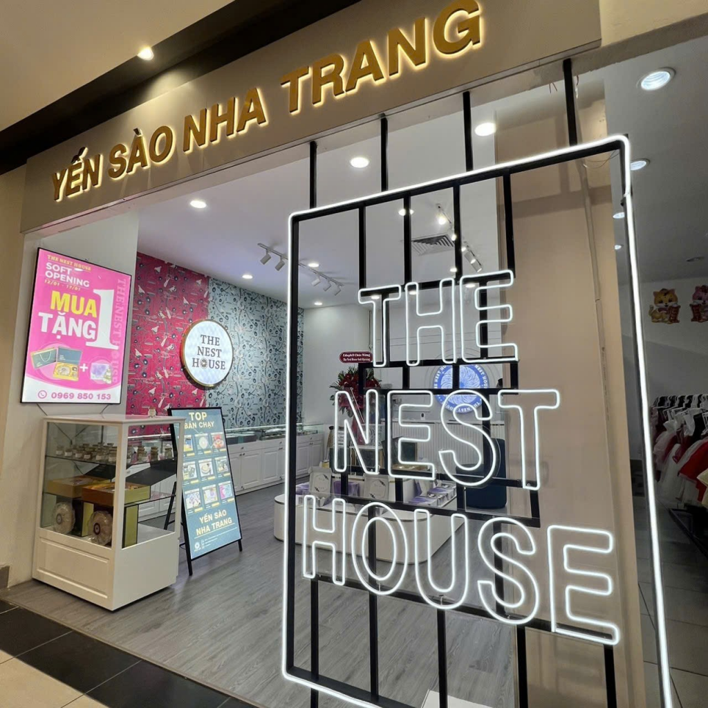Đối với những sản phẩm cần sự tin tưởng cao từ khách hàng như yến sào, Yến Sào The Nest House đã chuẩn hoá hình ảnh và truyền thông ở kênh cửa hàng vật lý và cửa hàng điện tử để đảm bảo trải nghiệm khách hàng là đồng nhất