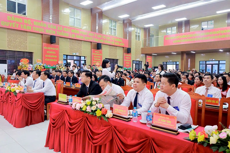 Các đại biểu dự Đại hội Đảng bộ xã Hát Môn lần thứ I