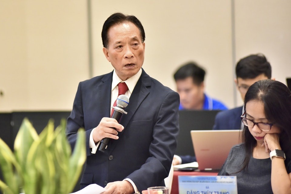 Chuyên gia kinh tế Nguyễn Trí Hiếu