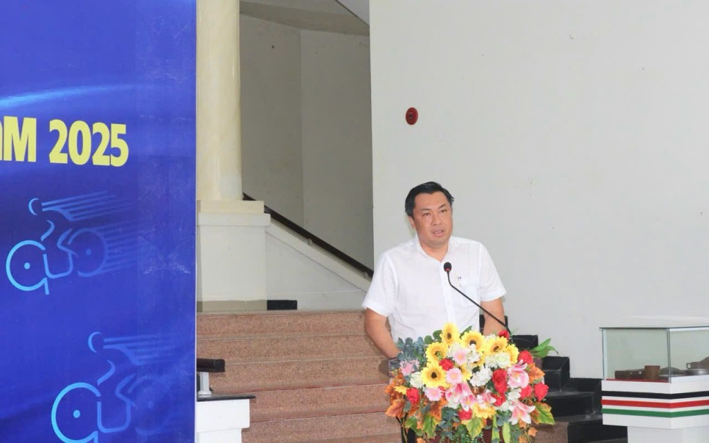 Ông Cao Văn Chóng – Phó Giám đốc Sở Văn hóa và Thể thao TP. Hồ Chí Minh, Trưởng Ban Tổ chức giải phát biểu ghi nhận và cảm ơn sự đóng góp của địa phương Dầu Tiếng cho mùa giải năm nay