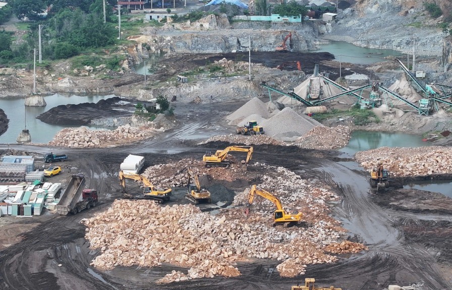 TP Hồ Chí Minh: Bắt nhóm đối tượng khai thác đá trái phép
