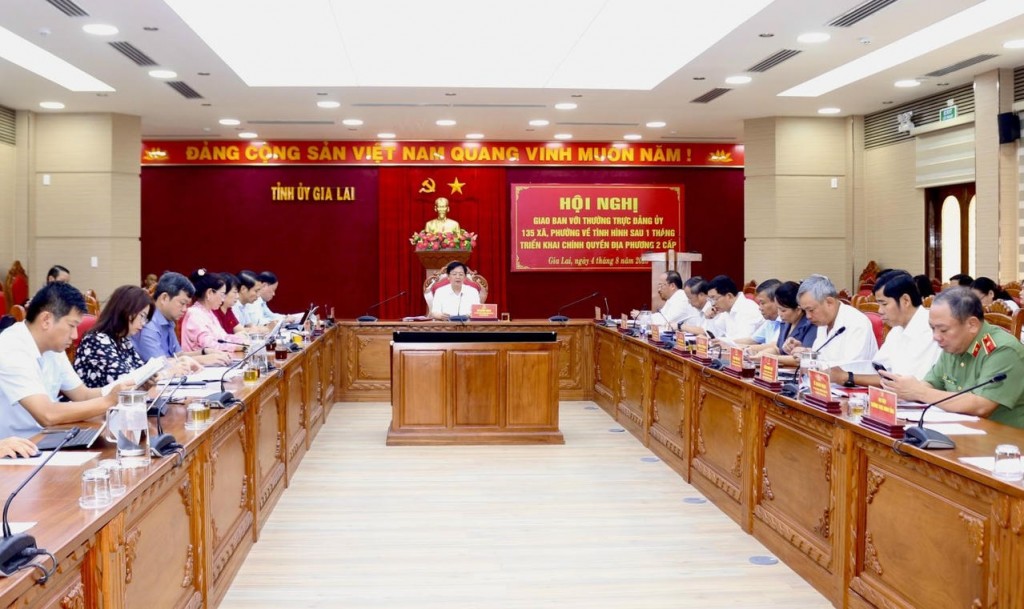 Bí thư Tỉnh ủy Gia Lai Hồ Quốc Dũng chủ trì hội nghị giao ban với Thường trực Đảng ủy 135 xã, phường đánh giá tình hình sau một tháng triển khai mô hình chính quyền địa phương hai cấp