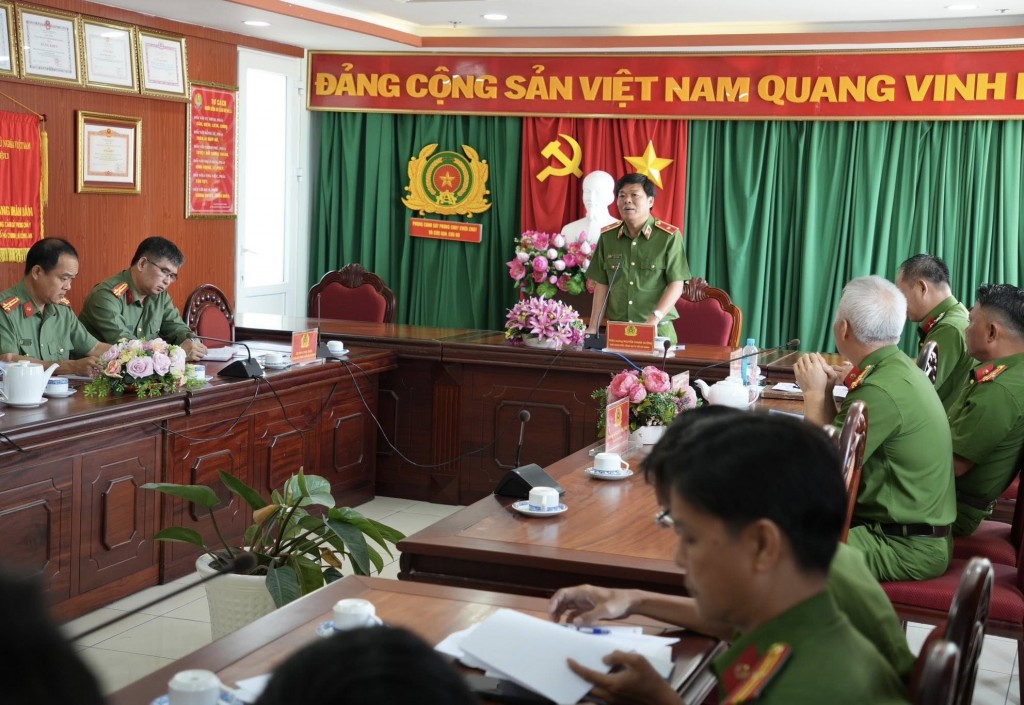 Thiếu tướng Nguyễn Thanh Hưởng, Phó Giám đốc Công an thành phố chủ trì hội nghị (ảnh: CATP)