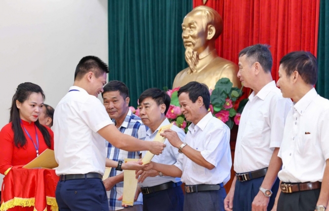 Wifi phủ sóng làng quê, học sinh, giáo viên thành “hạt nhân số”