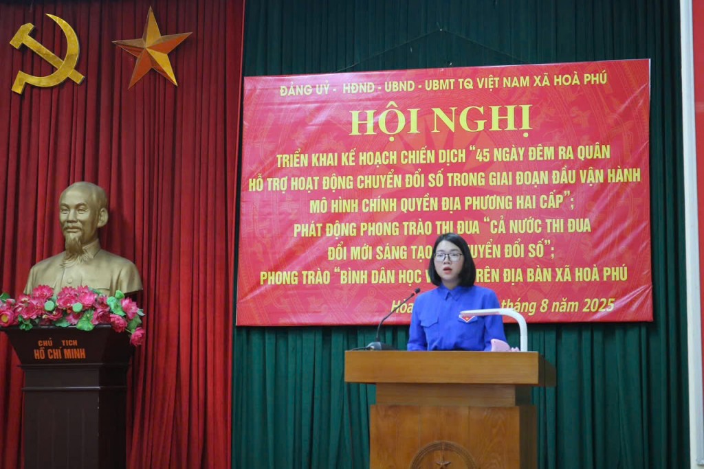 Chị Lê Thị Mỹ, Phó Chủ tịch Ủy ban MTTQ xã, Bí thư Đoàn xã Hòa Phú