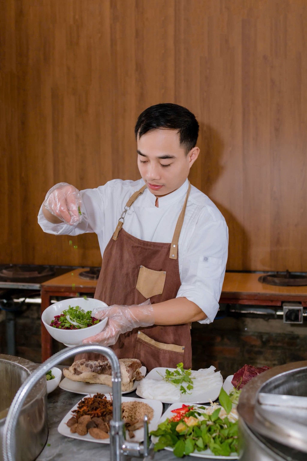 Đầu bếp Nguyễn Đình Đông