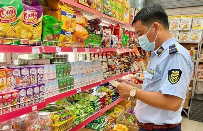 Quyết liệt chống buôn lậu, gian lận, xâm phạm sở hữu trí tuệ