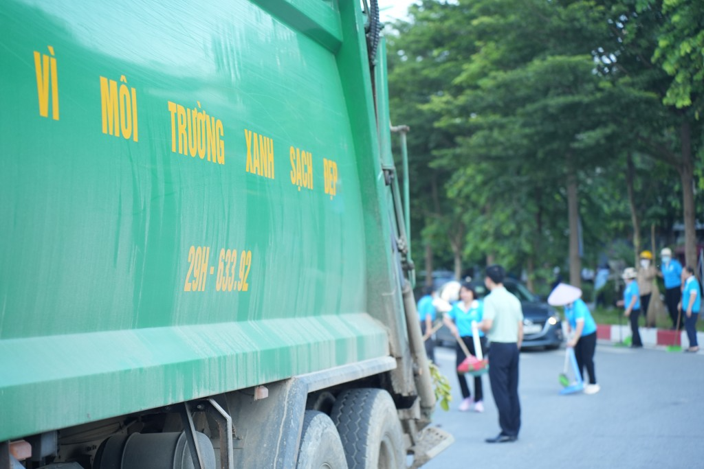 Hà Nội đang đồng bộ hóa nhiều giải pháp nâng cao chất lượng vệ sinh môi trường, tăng tốc vì một Thủ đô “Sáng - Xanh - Sạch - Đẹp”.