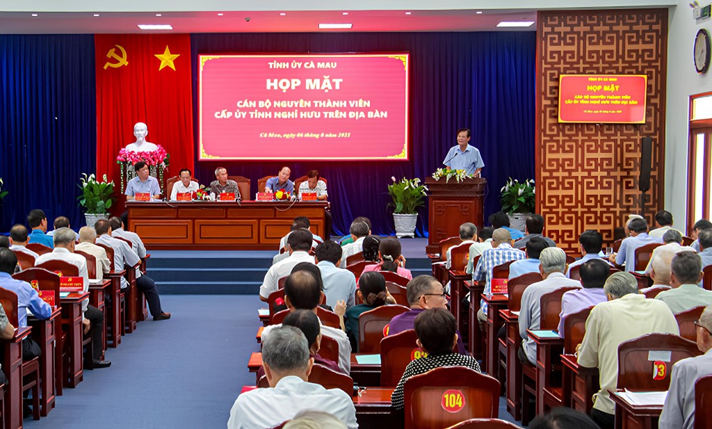 Cà Mau: Họp mặt cán bộ hưu, góp ý văn kiện Đại hội Đảng