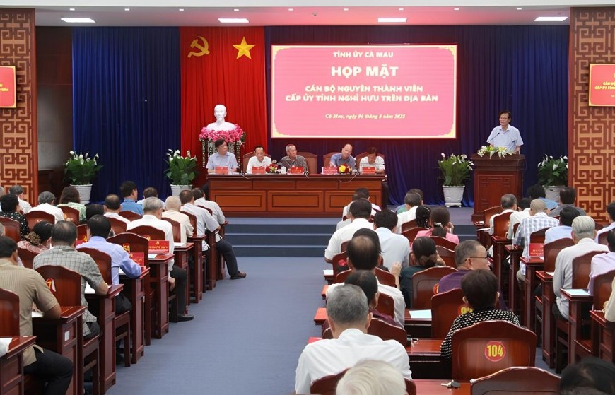 Cà Mau: Họp mặt cán bộ hưu, góp ý văn kiện Đại hội Đảng