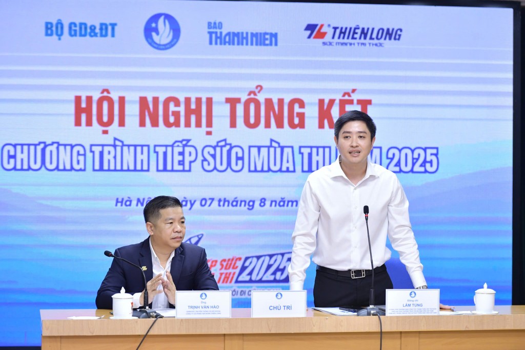 Hơn 327.000 tình nguyện viên tham gia tiếp sức “Mùa thi hạnh phúc”