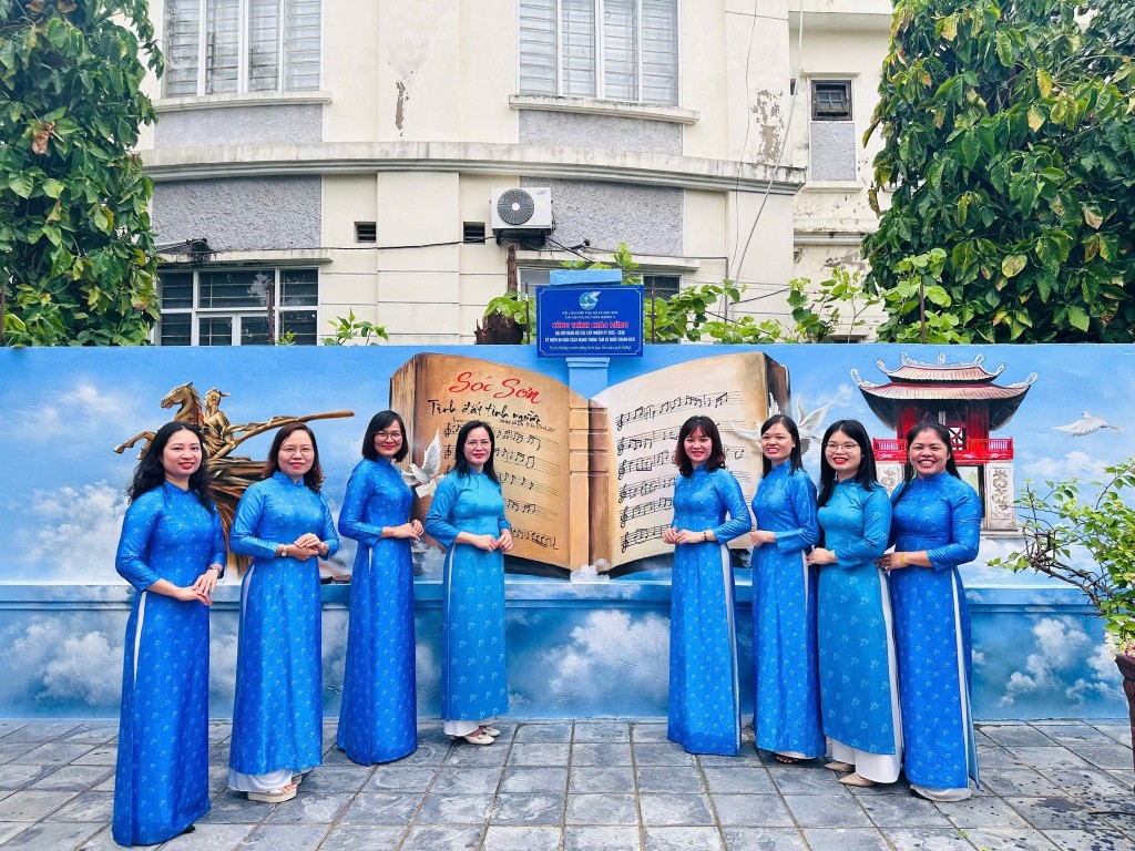 Gắn biển hai công trình tiêu biểu chào mừng Quốc khánh 2/9