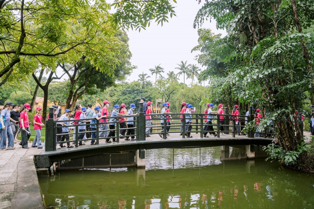 Công ty Tân Đệ tiếp tục hành trình cùng con về thăm Lăng Bác