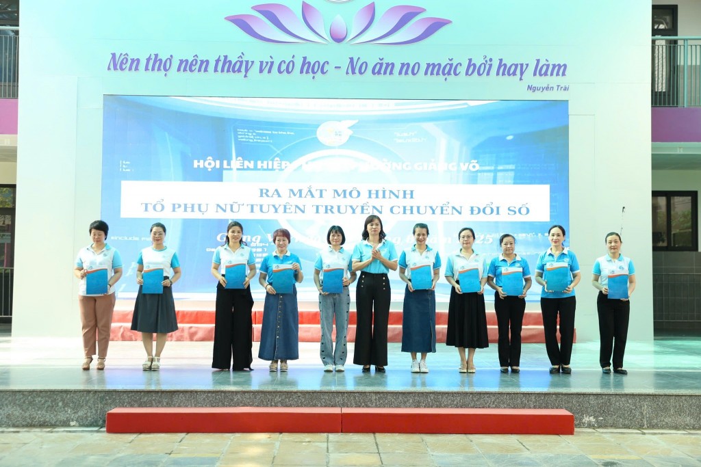 Phụ nữ Hà Nội lan tỏa tinh thần số hóa tới cộng đồng