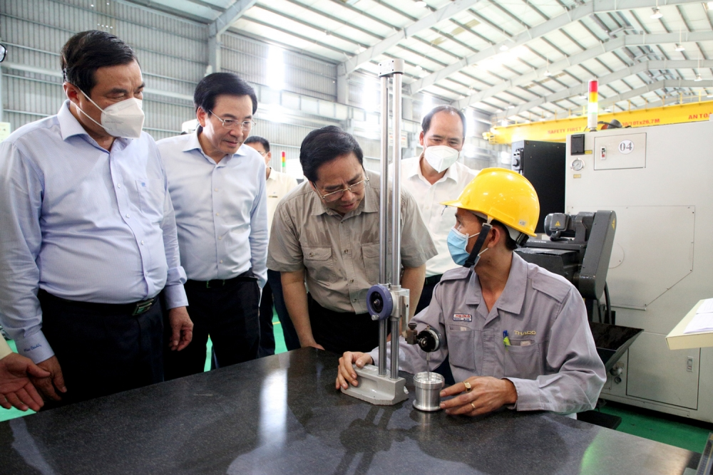 Thủ tướng Phạm Minh Chính thăm, làm việc với Công ty Cổ phần Tập đoàn Trường Hải (THACO) tại Khu kinh tế mở Chu Lai, tỉnh Quảng Nam