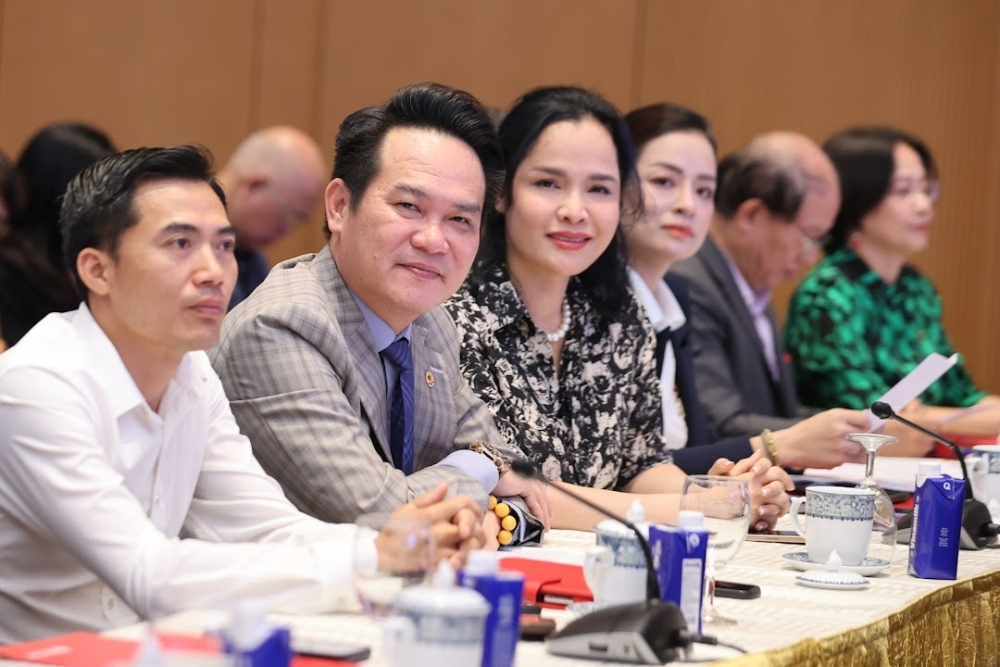 Lãnh đạo các doanh nghiệp tư nhân tham dự tọa đàm của Thủ tướng Chính phủ với doanh nghiệp, hiệp hội doanh nghiệp để thực hiện hiệu quả Nghị quyết 68-NQ/TW của Bộ Chính trị về phát triển kinh tế tư nhân, ngày 31/5