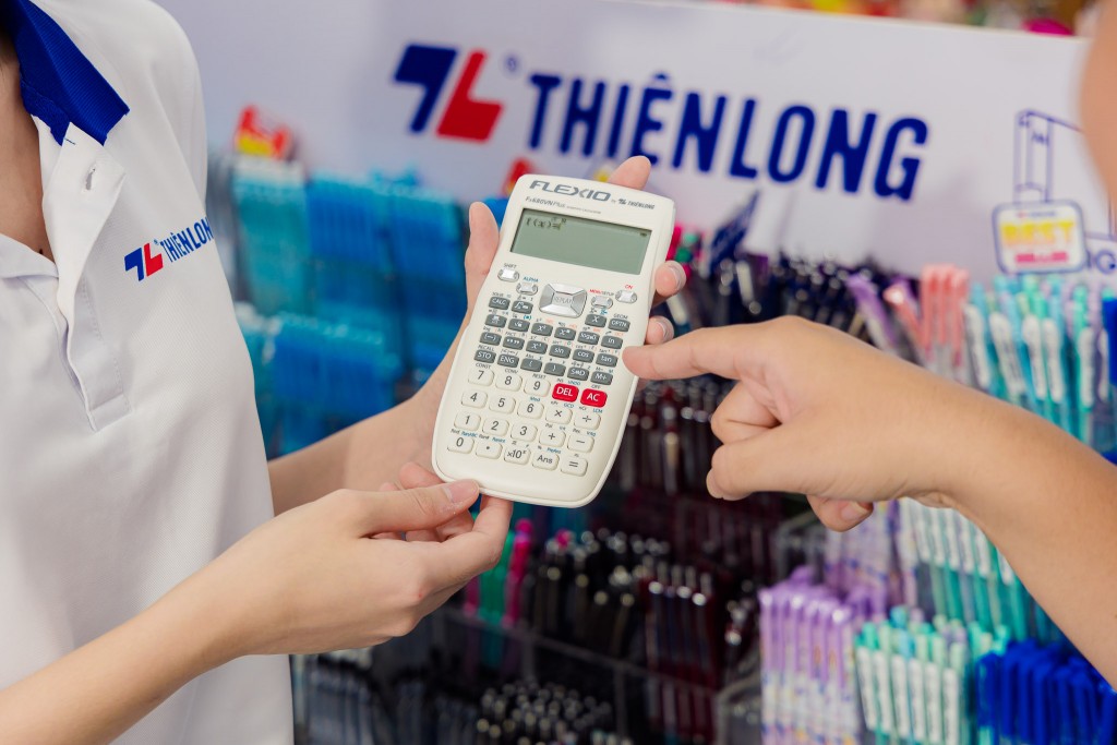 Sắc màu tựu trường cùng Thiên Long
