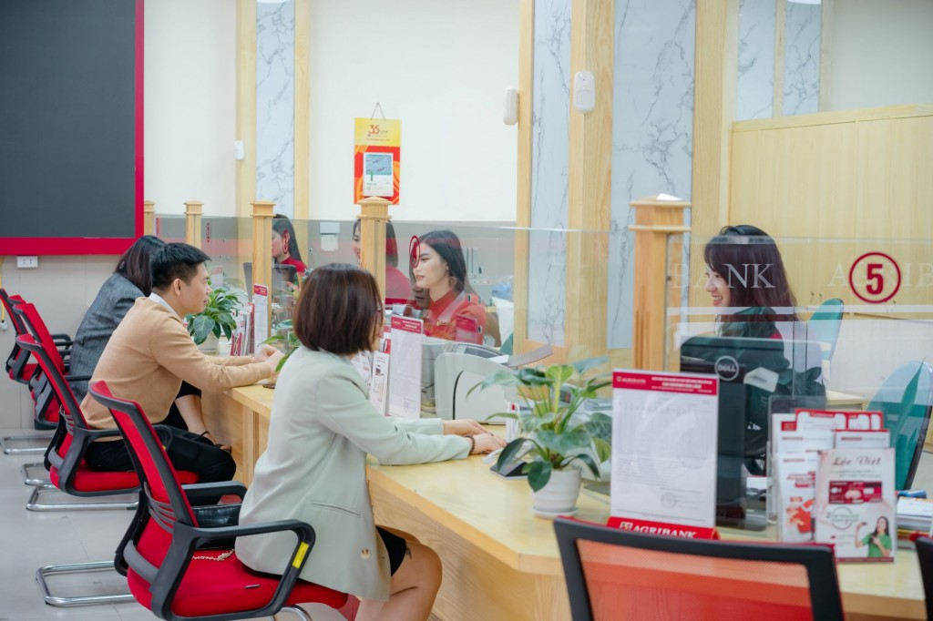 Tiếp sức người dân an cư, phát triển kinh tế