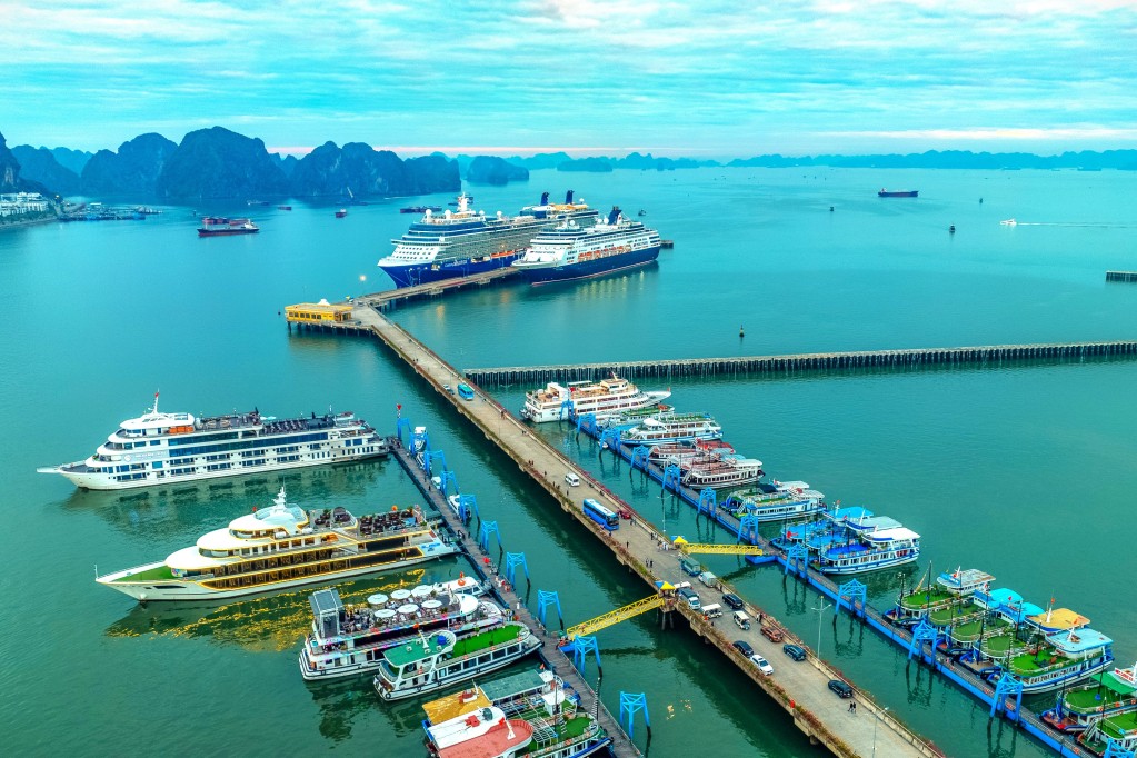 Quảng Ninh đang triển khai nhiều biện pháp tăng cường đảm bảo an toàn cho tàu du lịch.