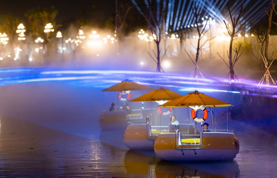 Vẻ đẹp siêu thực trên Dòng sông Ánh sáng T&T City Millennia