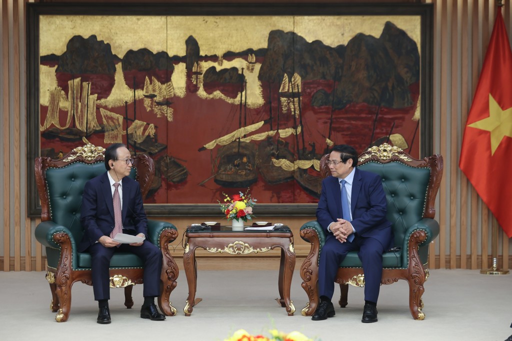 Thủ tướng đề nghị, với vai trò là ngân hàng uy tín hàng đầu trong cộng đồng doanh nghiệp Nhật Bản, Ngân hàng MUFG tiếp tục tăng cường hợp tác với Việt Nam, góp phần thúc đẩy quan hệ Đối tác Chiến lược toàn diện Việt Nam – Nhật Bản - Ảnh: VGP/Nhật Bắc