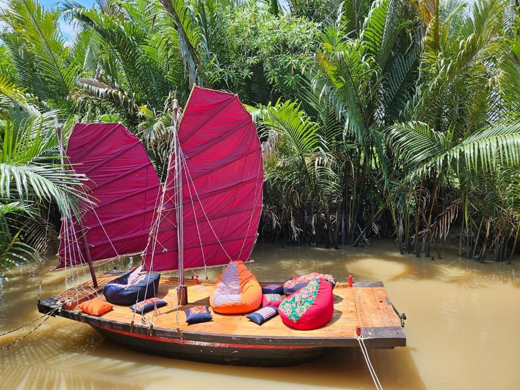Khám phá Bến Tre bằng thuyền buồm