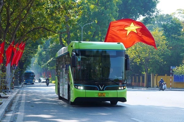Thí điểm tuyến buýt điện phục vụ Nhân dân, du khách tham quan các điểm du lịch khu vực trung tâm Thủ đô
