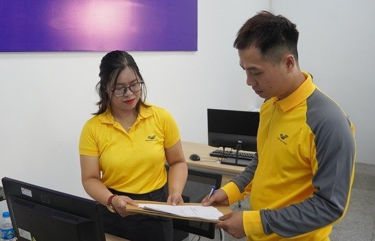 Triển khai dịch vụ chuyển phát thủ tục hành chính đến tay người dân