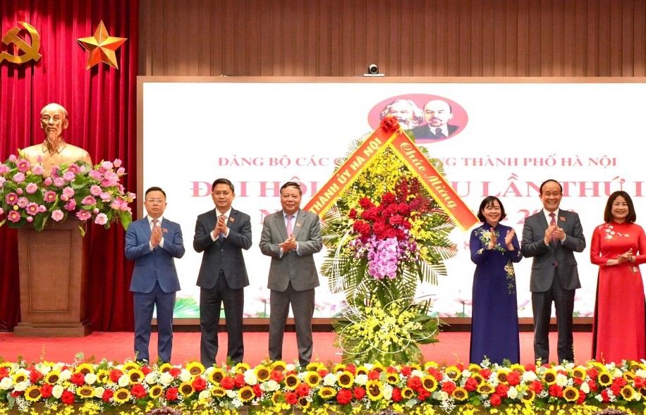 Xứng đáng là Đảng bộ mẫu mực của Đảng bộ thành phố Hà Nội