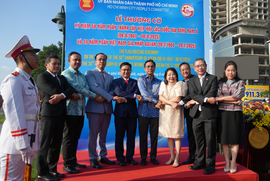 Các đại biểu tham dự Lễ thượng cờ ASEAN