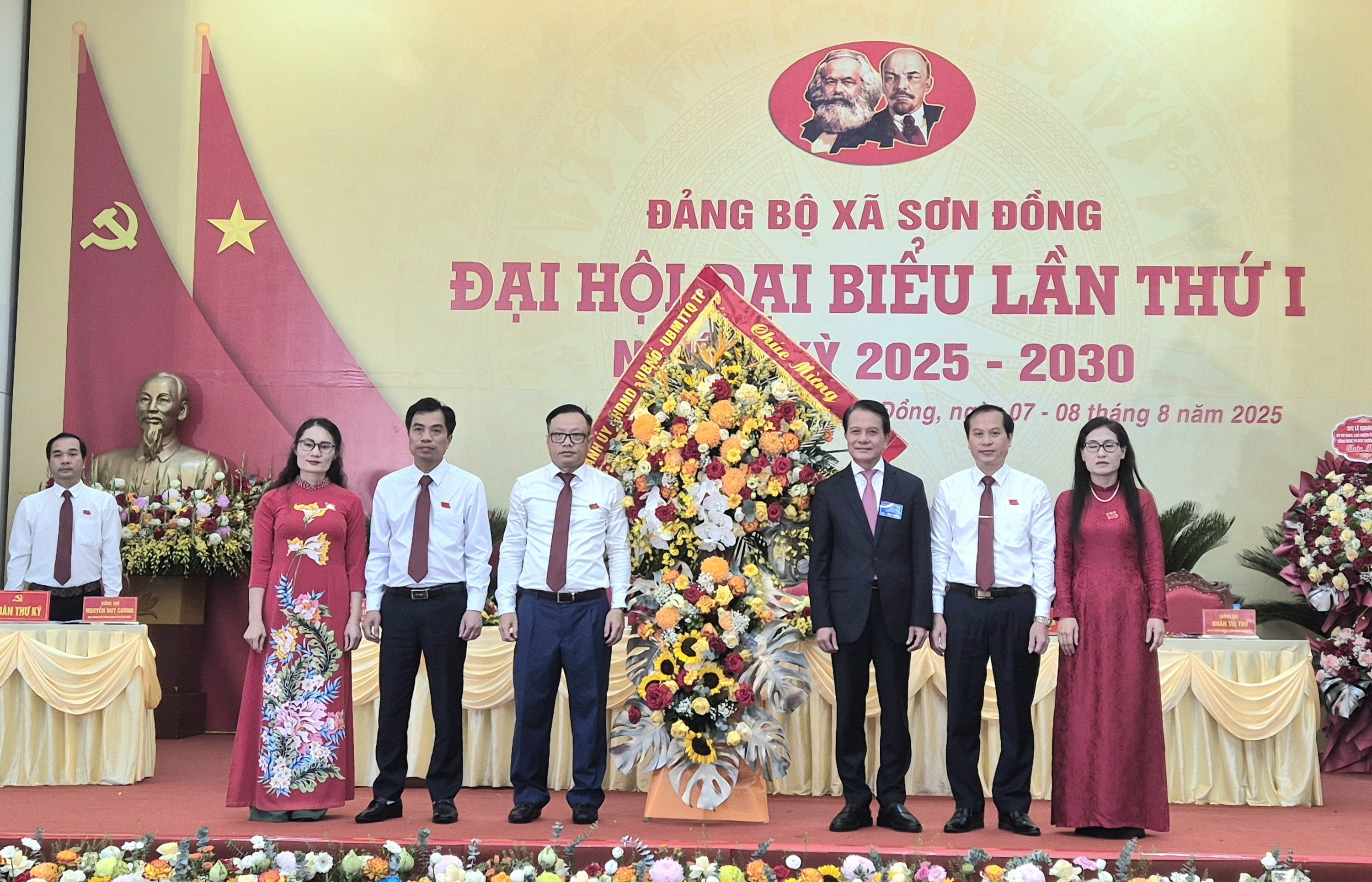 Quyết tâm xây dựng xã Sơn Đồng thành đô thị văn minh, giàu đẹp