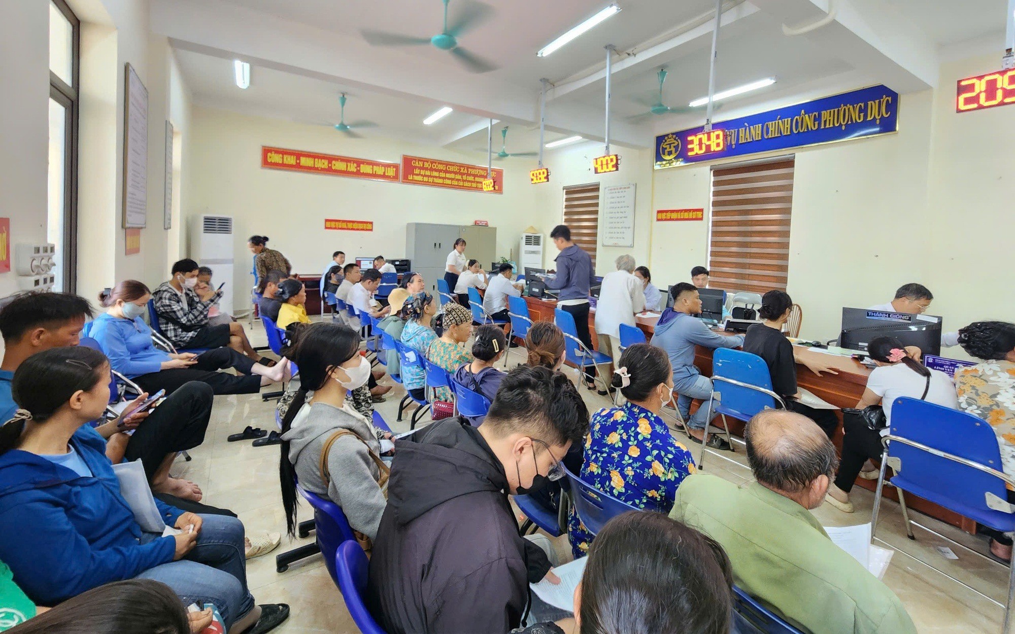 Điểm tiếp nhận phục vụ hành chính công xã