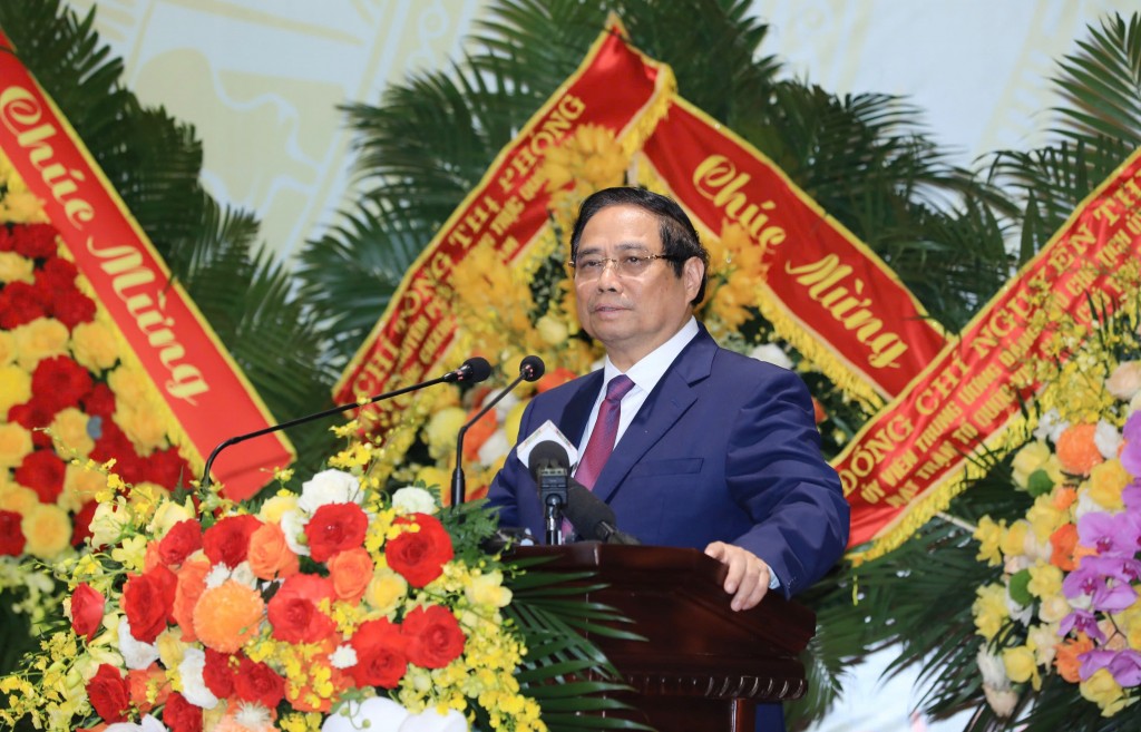 Thủ tướng nhiệt liệt chúc mừng và biểu dương sự cố gắng, nỗ lực, những kết quả đạt được của Đảng bộ, chính quyền và Nhân dân phường Tây Hồ