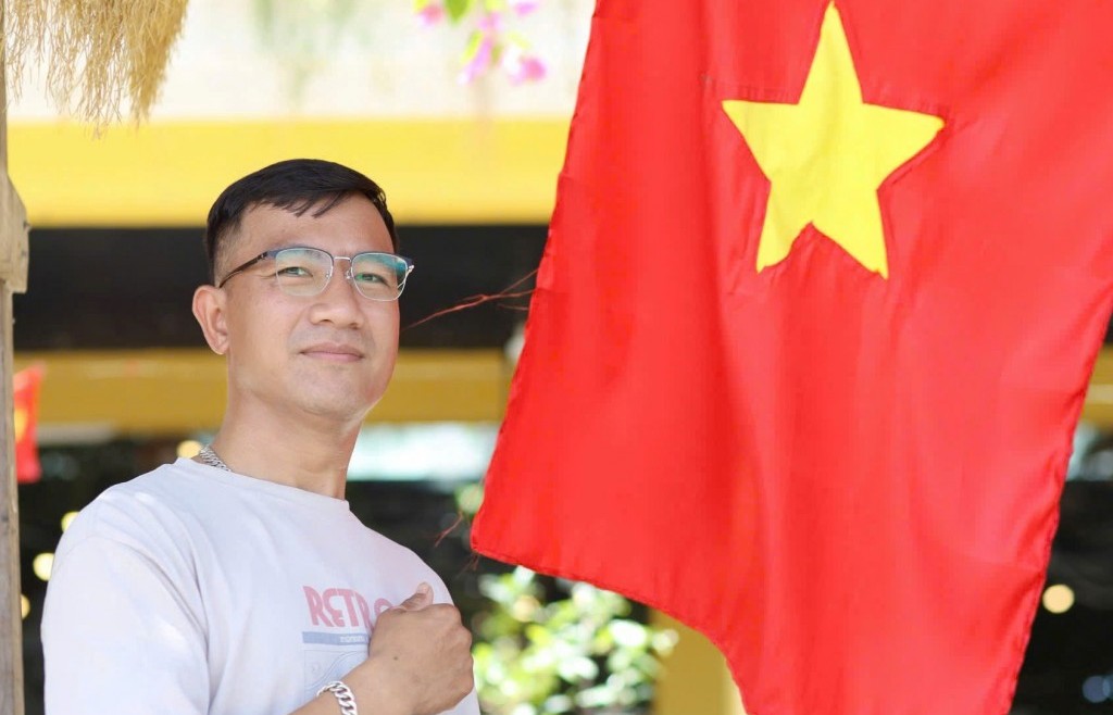 Một tay viết lại đời mình