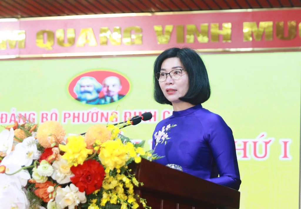 Phó Chủ tịch Thường trực HĐND thành phố Phùng Thị Hồng Hà phát biểu chỉ đạo tại Đại hội