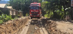 Khiếp đảm Quốc lộ 14D lên vùng biên nát như "ruộng cày "