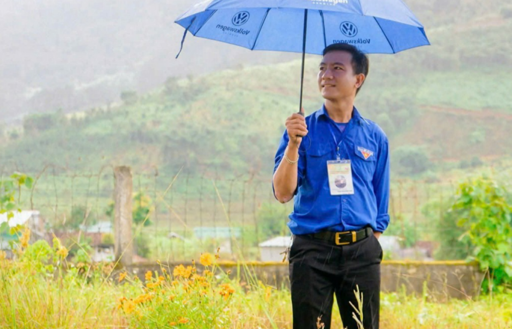 Chàng trai chia sẻ: Đặc biệt mỗi chuyến đi là cơ hội để giúp tôi vượt qua giới hạn của bản thân, minh chứng cho mọi người thấy người bình thường làm được thì NKT cũng làm được, tuỳ vào cách họ thể hiện mà  thôi.