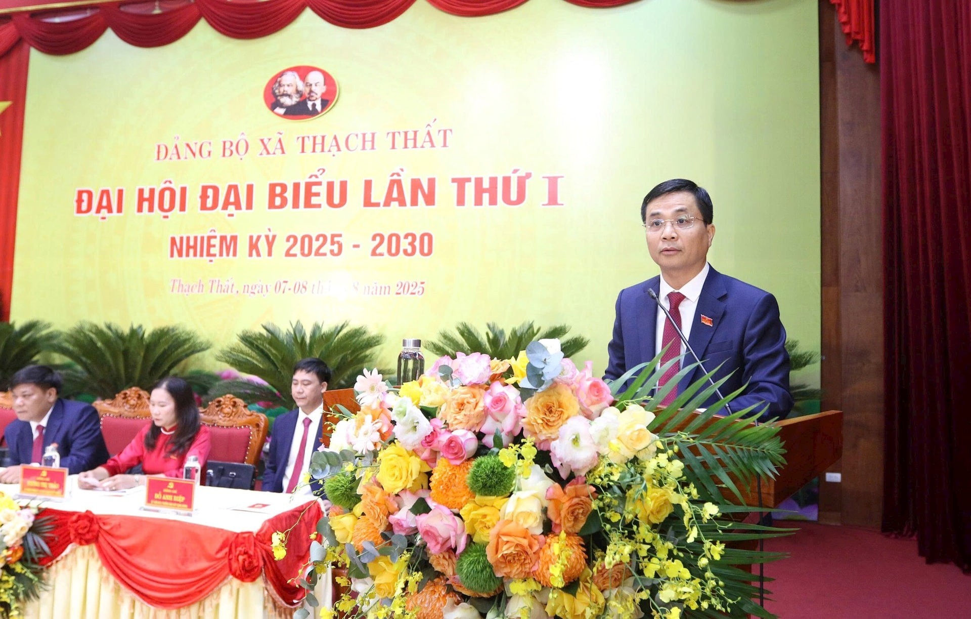 Bí thư Đảng ủy, Chủ tịch HĐND xã Thạch Thất Lê Minh Đức phát biểu khai mạc Đại hội. Ảnh: Hương Giang