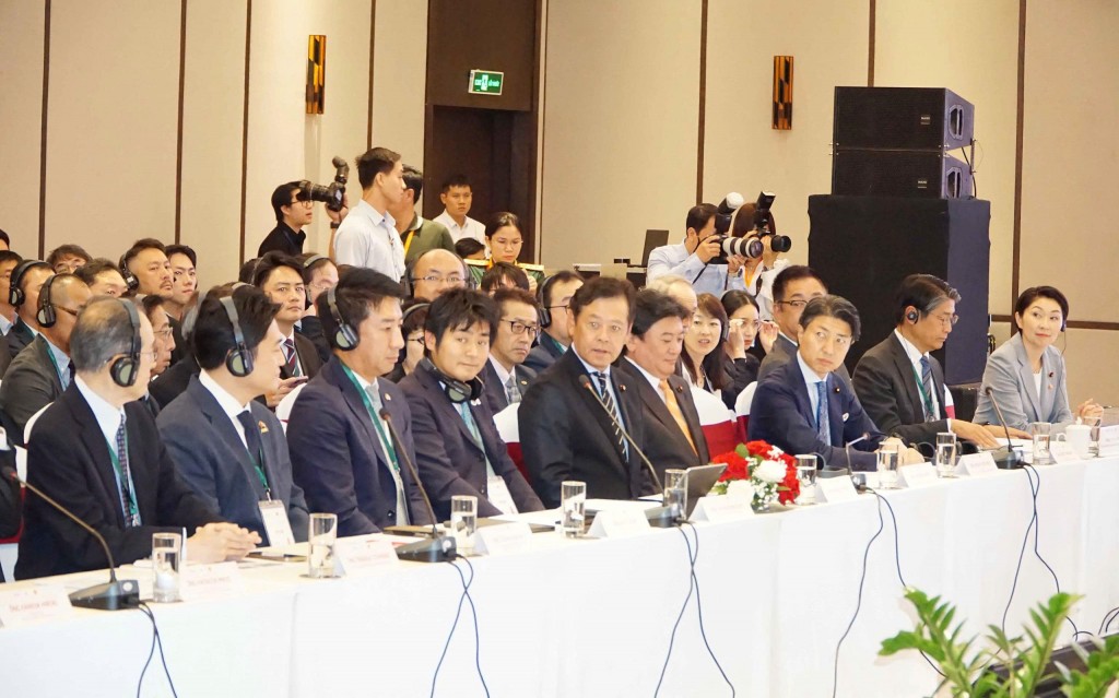 Phía các đại biểu Nhật Bản tham dự hội nghị