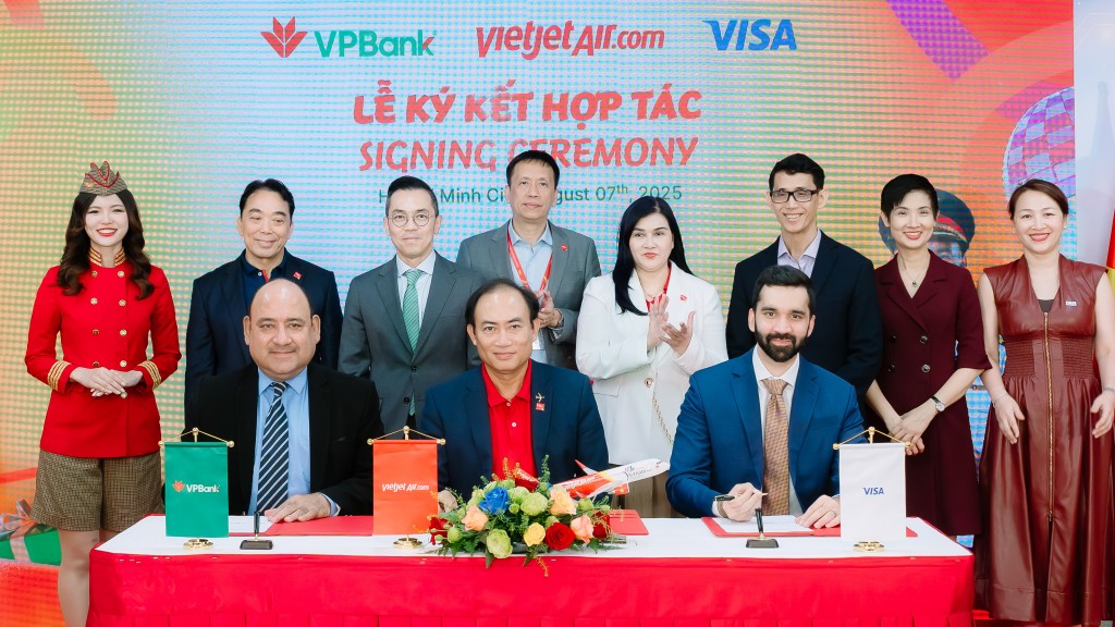VPBank hợp tác cùng Vietjet và Visa ra mắt thẻ VPBank YoJo Visa Platinum