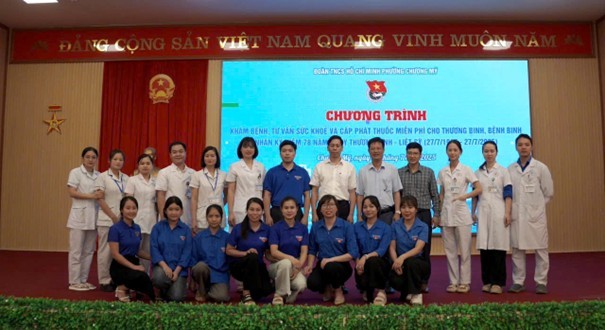 Tuổi trẻ phường Chương Mỹ khám, cấp thuốc miễn phí cho thương bệnh binh