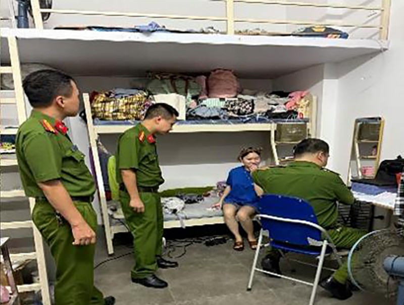 Công an phường Kim Liên kiểm tra các khách sạn, nhà nghỉ, nhà cho thuê trọ trên địa bàn phường
