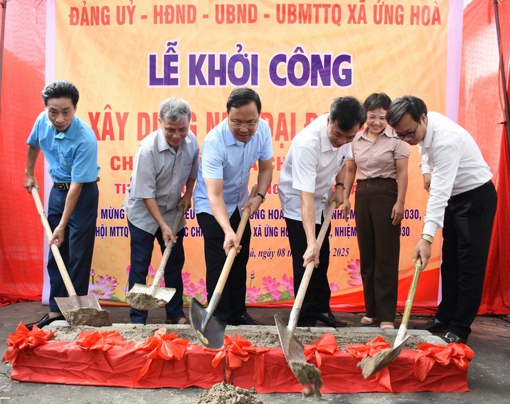 Lãnh đạo xã Ứng Hoà